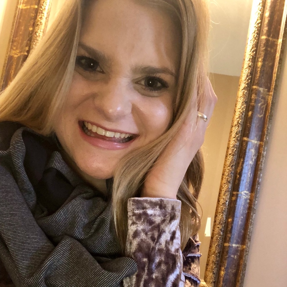 Meet your Posher, Laura
